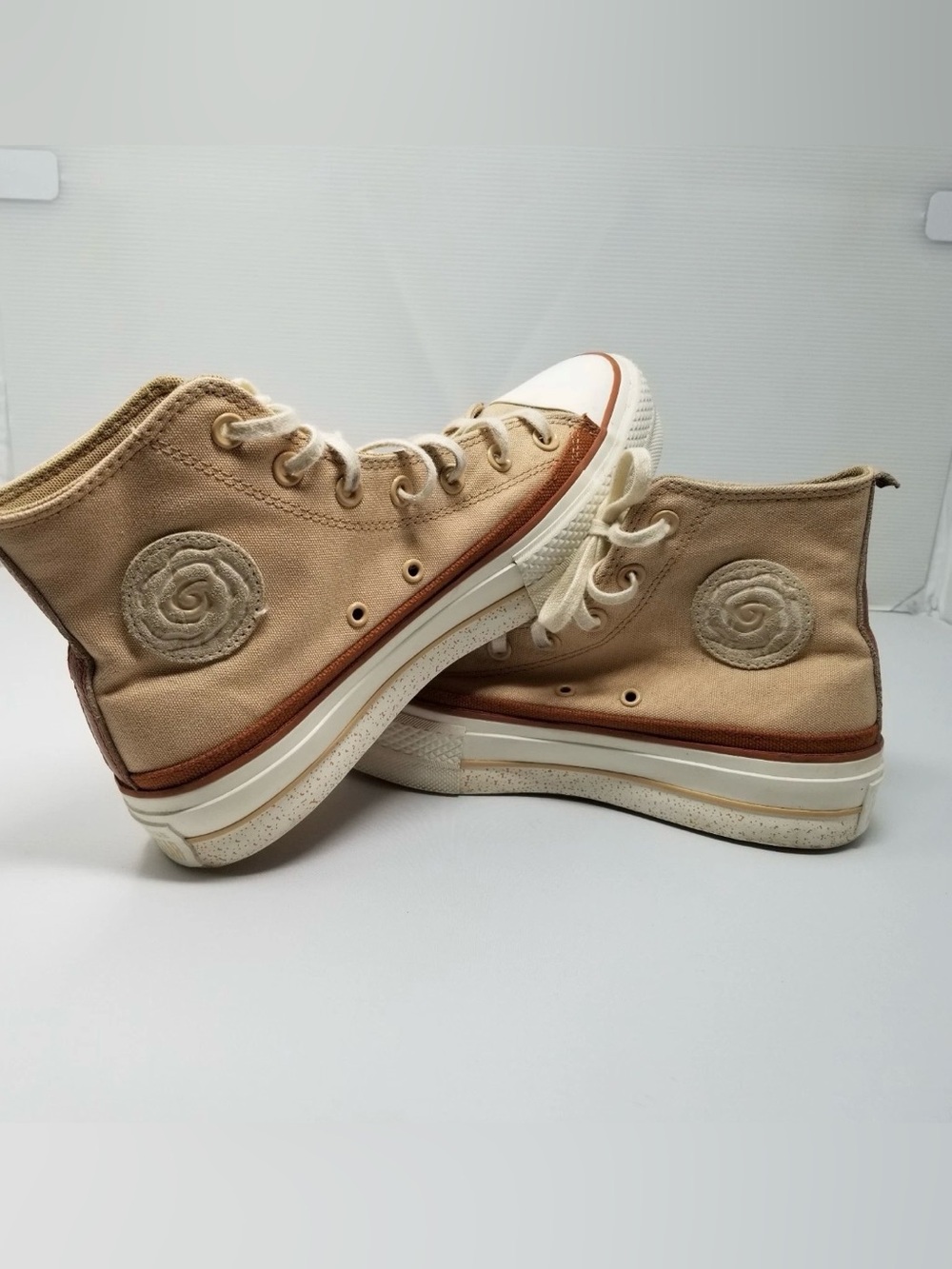 Converse Chuck Taylor All Star Lift Platform Chai Latte Hi Top in Beige & Brown - Picture 10 of 10
